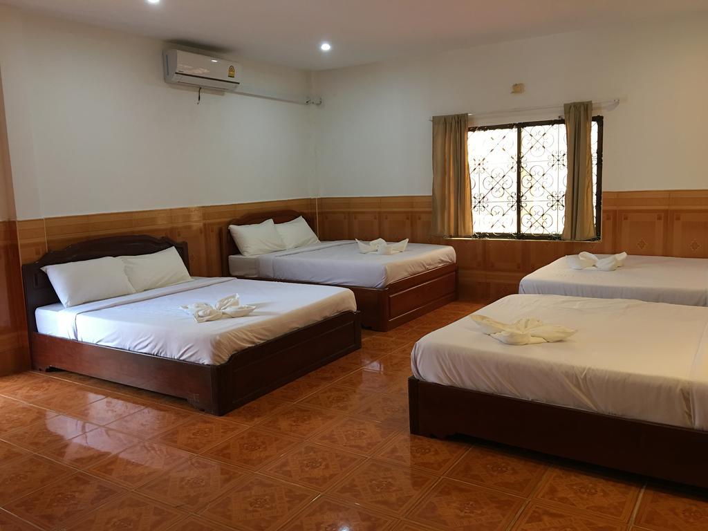 Invito Guesthouse Sihanoukville Eksteriør billede